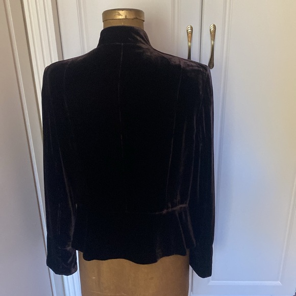 STUNNING VELVET DARK BROWN BLAZER BY PASSPORT . - Picture 3 of 15